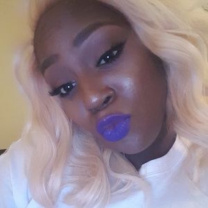 Meet your Posher, Monique